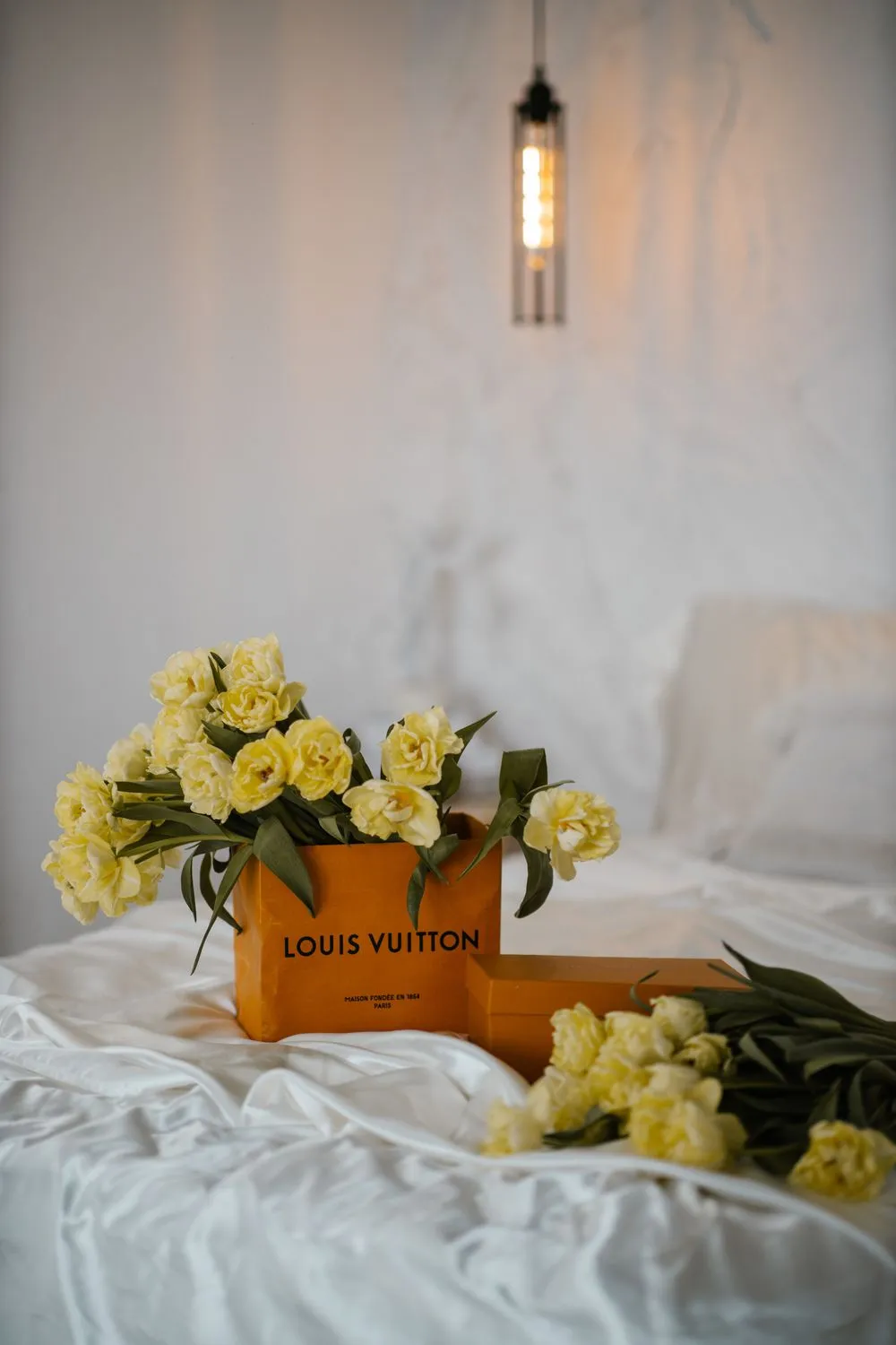 Luxus doboz és tulipán